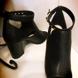 Nine West shoe